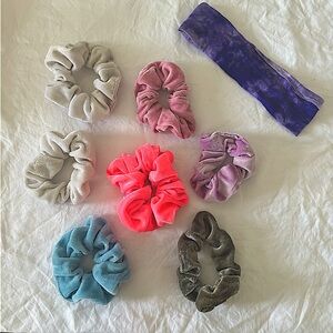 8-pack of hair accessories.
